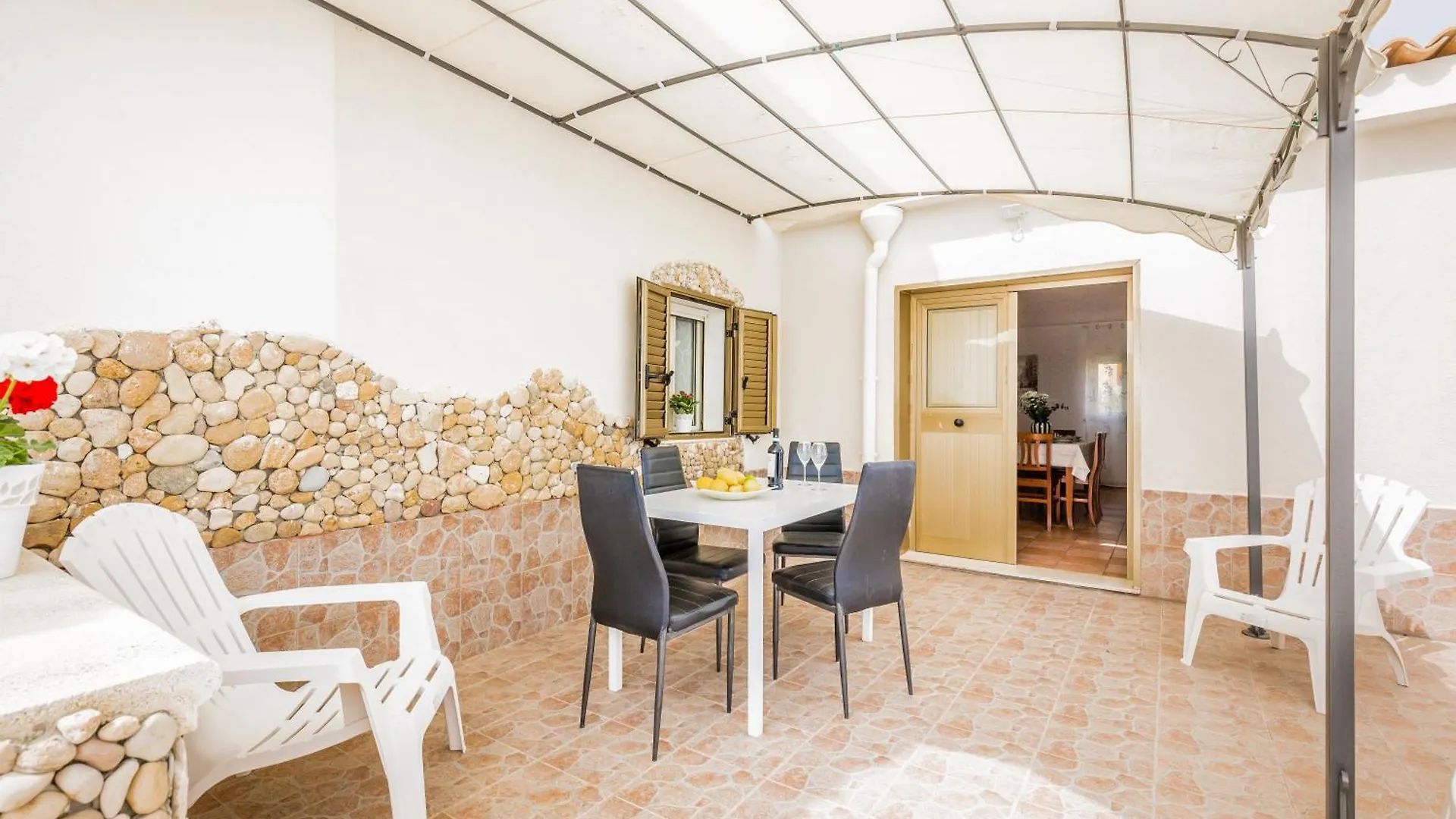 אבולה Villa Miranda Near The Sandy Beach, Parking & Wifi בית נופש
